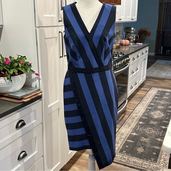 G.I.L.I. Dresses & Skirts - G.I.L.I. Women Milano Ponte Blue Stripe Bodycon Dress Size 8 Sleeveless Cocktail
